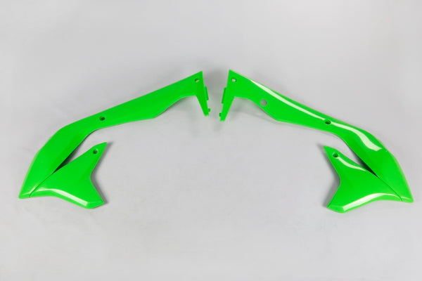 Az UFO radiátor borítja a zöld Kawasaki KX450F KA04736#026