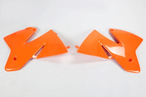 Az UFO radiátor fedezi a narancssárga KTM KT03040#127