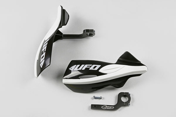 Az UFO Patrol kézvédők fekete szerelőkészlet tartalmazzák a PM01642@001 -et