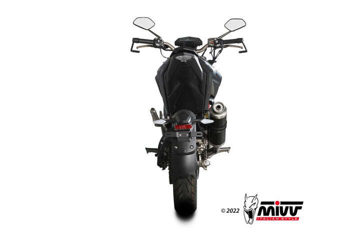 Rak bakvy av MIVV Slip-On GP Exhaust Z.001.LXB på motorcykel, visar tydligt avgasrörets design för fordonstillbehör och reservdelar online.