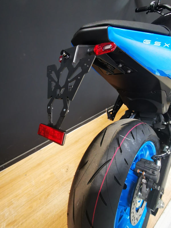 V alkatrészek rendszámtábla C8-PS008